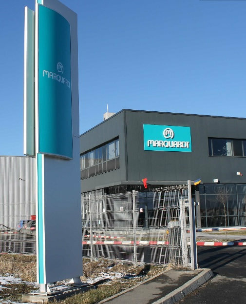 totem luminos fata verso sibiu pentru companie cu iluminare led si vizibilitate din ambele directii