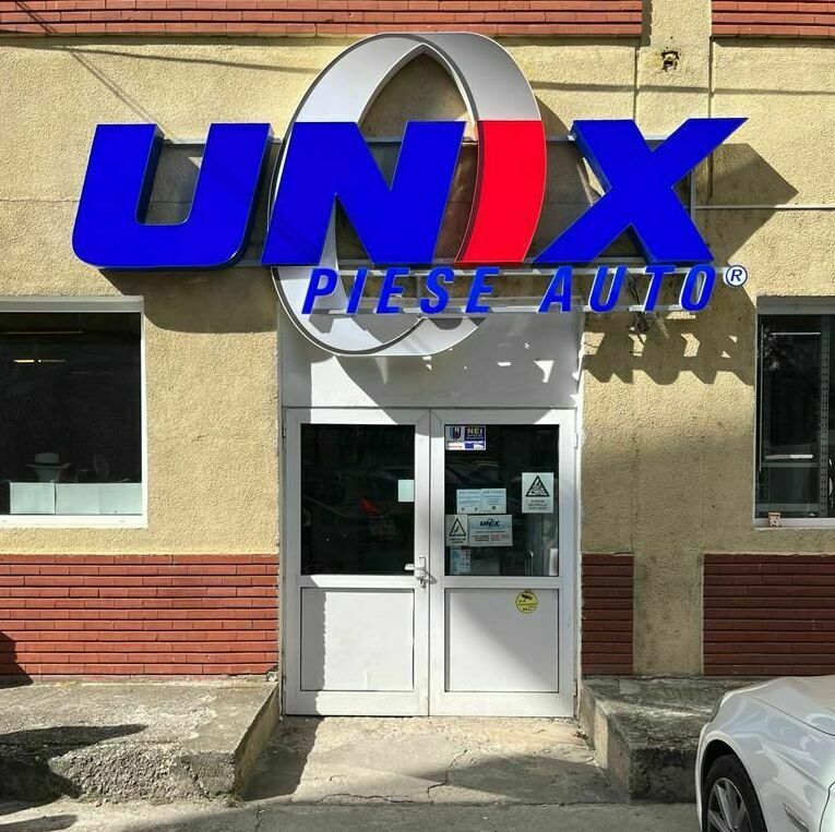 Realizare reclamă publicitară personalizată pentru magazinul de piese auto UNIX din Sibiu, cu design atractiv și mesaj clar pentru atragerea clienților