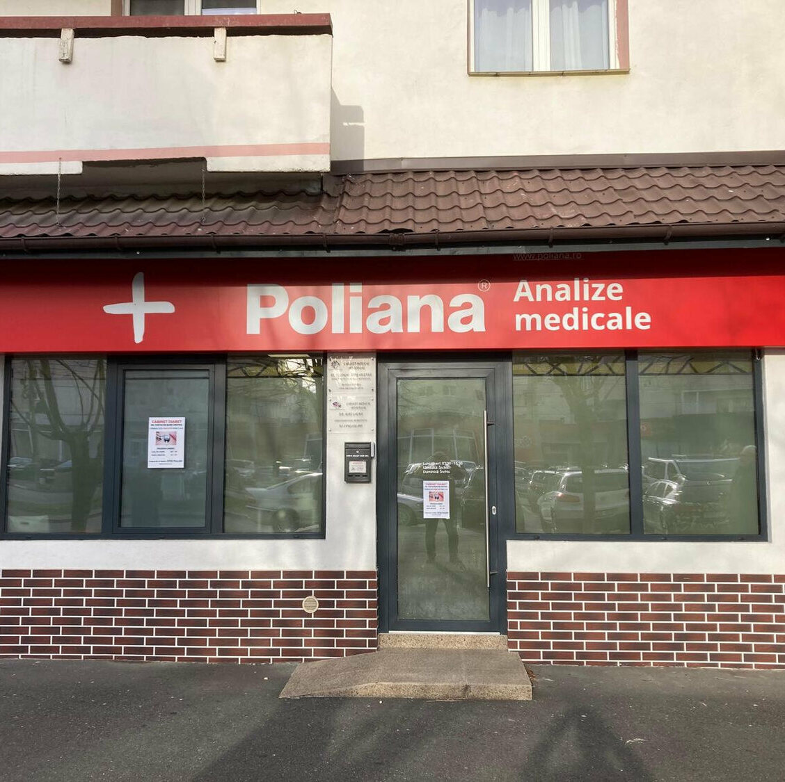 firma luminoasa clinica sibiu caseta textila personalizata cu litere iluminate pentru imagine profesionala si impact vizual puternic caseta luminoasa textila sibiu pentru clinica medicala firma luminoasa premium cu iluminare uniforma si vizibilitate maxima