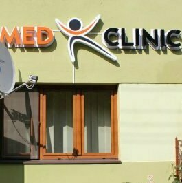 Realizarea unei firme luminoase, reclamei luminoase și a unui logo luminos pentru o clinică din Sibiu