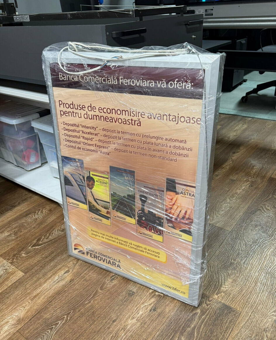 caseta luminoasa dubla fata Sibiu in productie interior reclama LED pregatita pentru montaj dubla fata