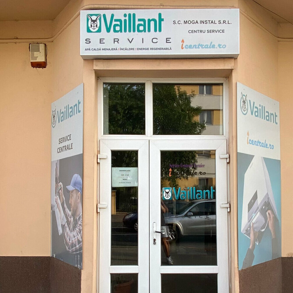 caseta luminoasa vaillant sibiu pentru service centrale termice montata pe fatada magazin productie publicitara profesionala