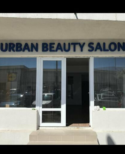 reclame luminoase sibiu litere volumetrice pentru salon de infrumusetare design elegant si iluminare uniforma pentru vizibilitate maxima zi si noapte