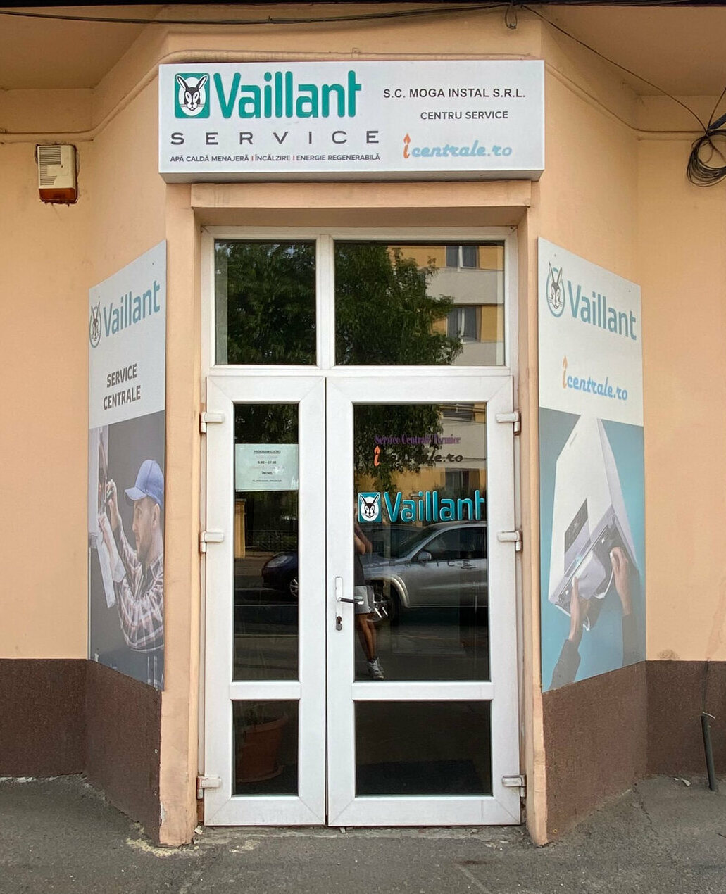 caseta luminoasa sibiu realizata pentru service vaillant iluminare led uniforma si design curat pentru vizibilitate maxima si identificare rapida a locatiei