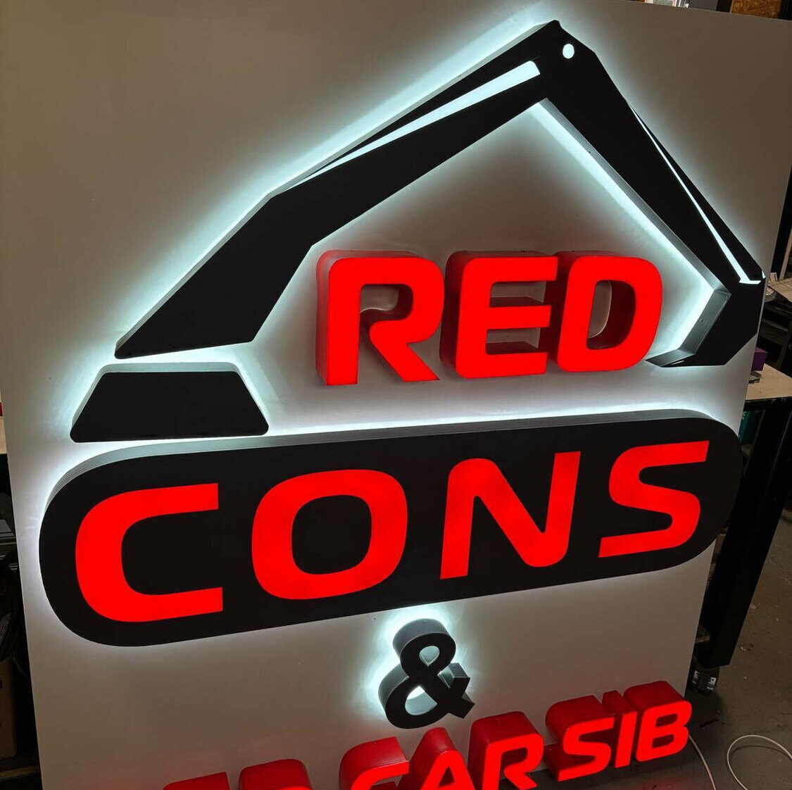 firma luminoasa sibiu litere volumetrice 3d cu iluminare led pentru vizibilitate maxima si impact vizual profesional reclame luminoase sibiu firma luminoasa personalizata cu litere volumetrice led si iluminare premium pentru branding puternic