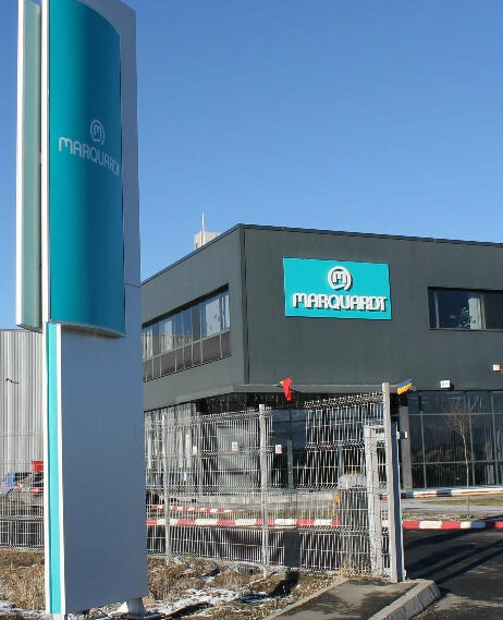 reclame luminoase sibiu totem luminos premium si litere volumetrice cu caseta pentru fatada fabrica productie si montaj profesional