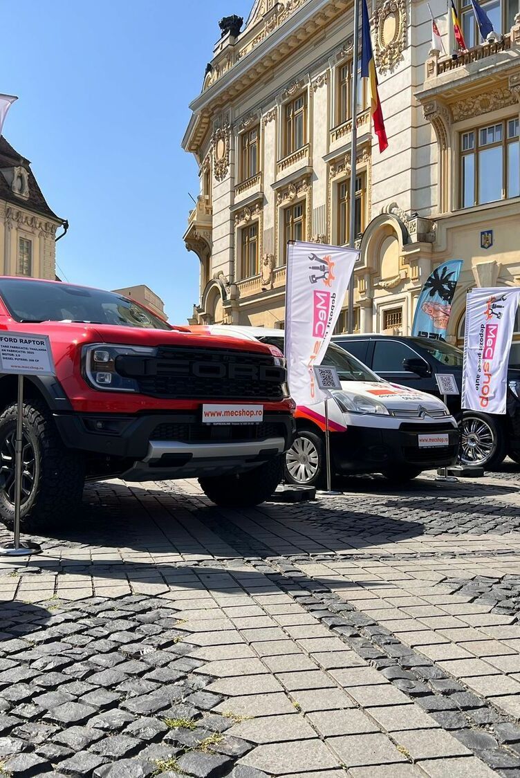 inscriptionare auto expozitie sibiu realizata pentru prezentare in centrul orasului cu branding profesional si vizibilitate maxima pentru public