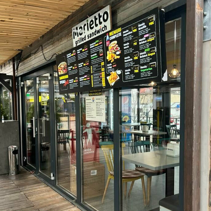 casete luminoase meniu led restaurant sibiu panouri afisaj interschimbabile pentru meniuri bar si fast food