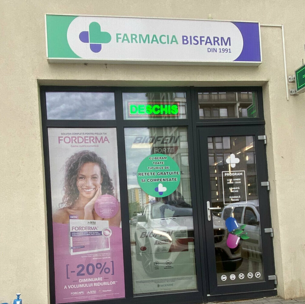caseta luminoasa farmacie sibiu montata pe fatada pentru vizibilitate maxima reclama farmacie exterior