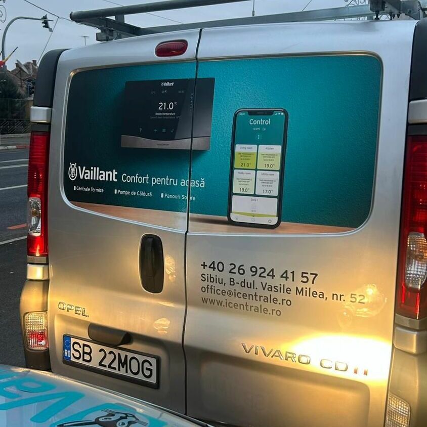 Inscriptionare auto Sibiu – colantare masina firma Vaillant pentru promovare servicii Inscriptionare auto Sibiu pentru firma Vaillant, colantare masina cu autocolant profesional, branding auto pentru servicii termice si instalatii