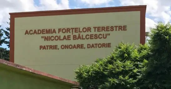 Litere volumetrice Sibiu pentru cladire a Armatei Fortelor Terestre, semnalistica 3D de mari dimensiuni pentru institutii oficiale