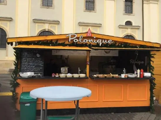 Litere volumetrice personalizate Sibiu pentru casuta din Targul de Craciun, semnalistica 3D pentru stand comercial