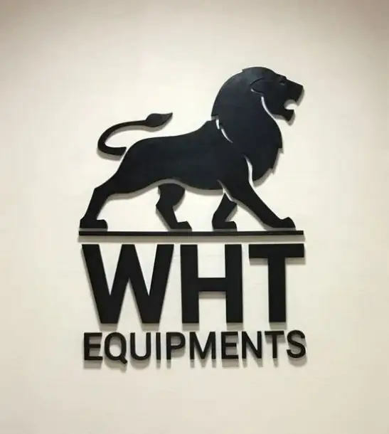 Logo volumetric din alucobond si litere volumetrice Sibiu pentru WHT Equipments, branding 3D premium cu aspect modern