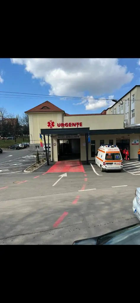 Litere volumetrice Sibiu montate pe structura pentru sectia de urgente, semnalistica vizibila pentru spital clinic judetean