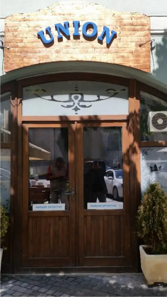 Litere volumetrice luminoase Sibiu pentru restaurant Union, semnalistica 3D montata in centrul orasului cu vizibilitate ridicata